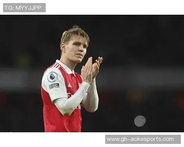 喜欢佩戴护手套的足球球星们和他们的独特风格 喜欢佩戴护手套的足球球星们和他们的独特风格